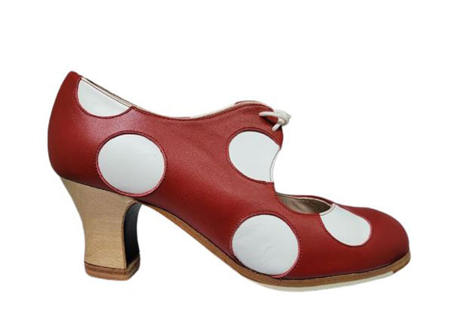 Chaussures de Flamenco à pois Begoña Cervera. Modèle: Lunares Cordonera